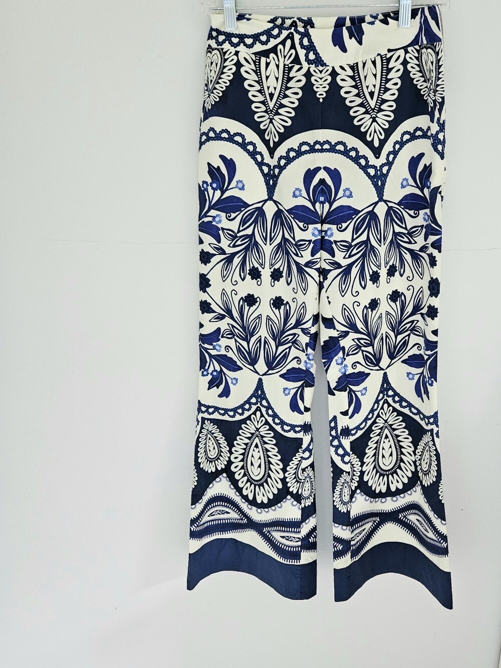 Aylaya Blue And White Isle Floral Pattern Wide Leg Pants